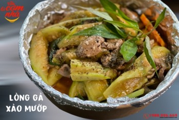 lòng gà xào mướp